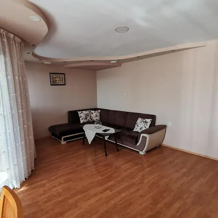 Central Apartment Targovishte 아파트
