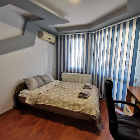 아파트 Central Apartment Targovishte *
