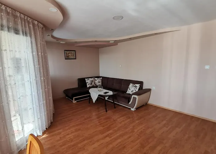 Central Apartment Targovishte Апартамент